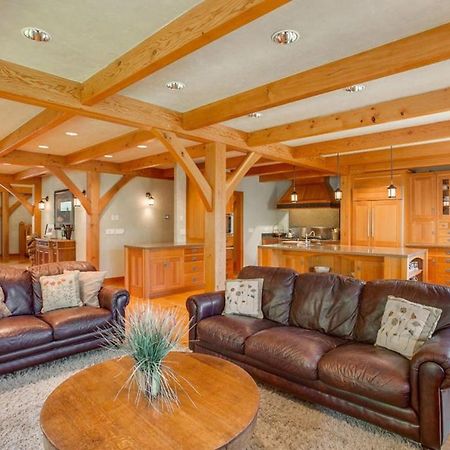Snowgrass Lodge - River, Mountain Views & Hot Tub Leavenworth Exterior foto